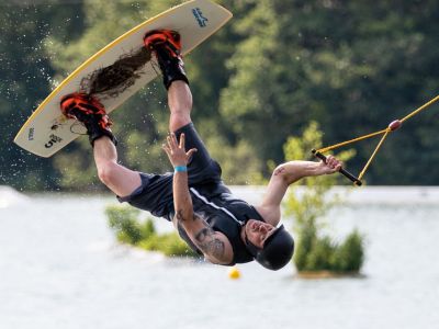 How Much Professional Wakeboarders Make! (Facts & Figures)